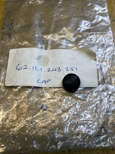 62111243251 cache bmw serie - 62111243251,
