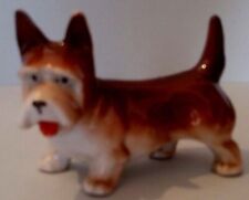 Figurine chien en faïence Art