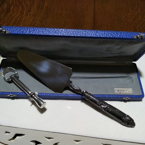 Pelle tarte pince - pelle, et