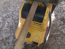 KARCHER  complet  avec lance etc juste bouton marche arret bloque  mais tourne