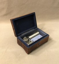 ancienne boite à musique à