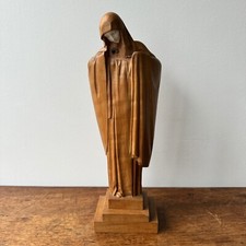 Vierge en bois sculpté par