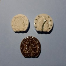 lot trois fèves PORTE-BONHEUR