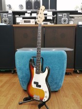 Guitare basse électrique