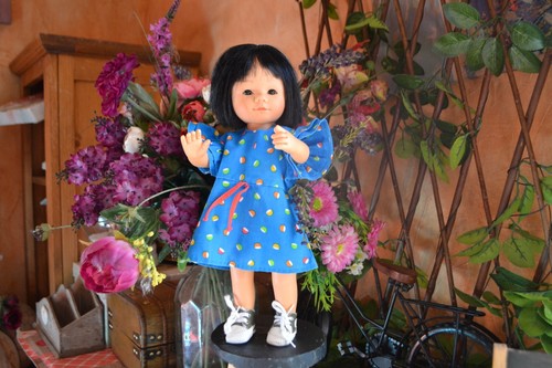 Poupee asiatique coupe carre - asiatique,