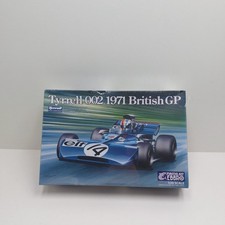 1/20 Ebbro 008 maquette