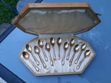 12 petites cuilleres a cafe moka en metal dore decor grain de cafe