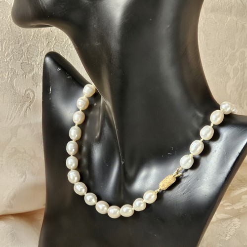 Collier perles eau - d'eau, douce