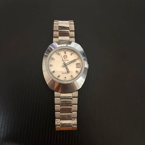Verre taillé pour - , montre
