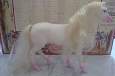 poupée barbie   CHEVAL CALECHE 12 PRINCESSES vintage