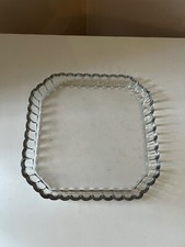 Beau plateau carré ancien en