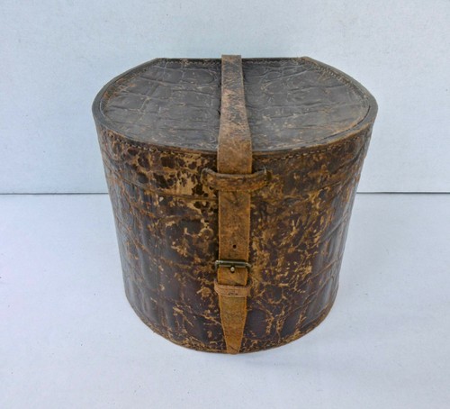 Belle boite chapeau de - À,