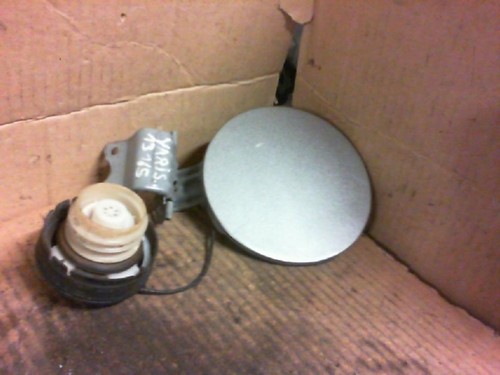 Trappe essence toyota yaris - toyota,