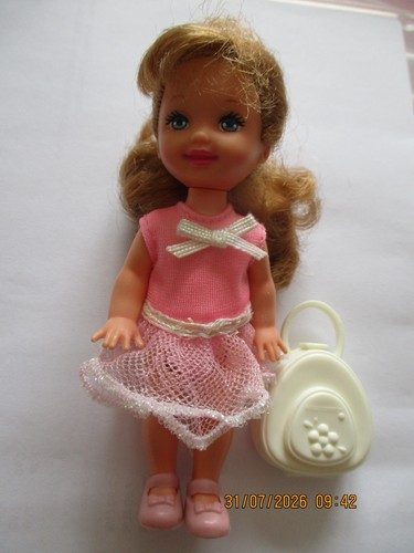 Barbie poupee shelly - :,