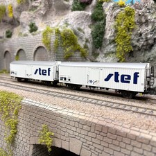 2 wagons frigorifiques type Ibes, logo STEF moderne, marquage UIC, SNCF, Ep. IV 