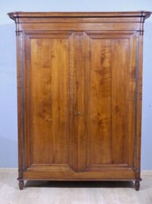 Sobre Armoire Louis XVI à
