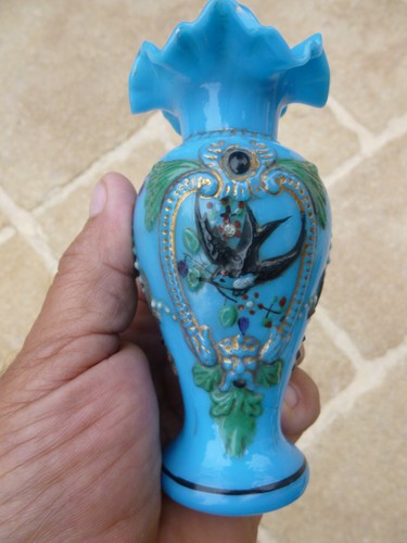 Joli petit vase - joli, opaline