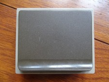 Arnould 1001 Raymond Loewy 1  interrupteur bouton poussoir