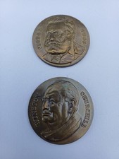 Médaille Winston Churchill Et Victor Hugo