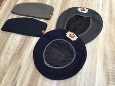 LOT DE COIFFURES MILITAIRE