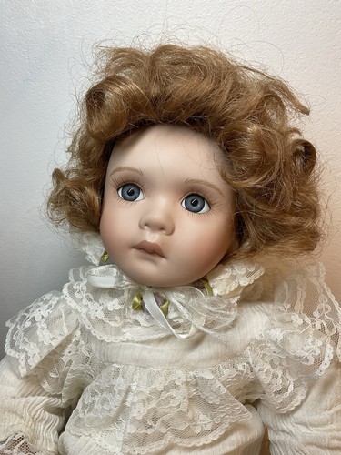 Poupée porcelaine - poupÉe,