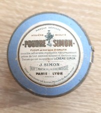 ANCIENNE BOÎTE À POUDRE