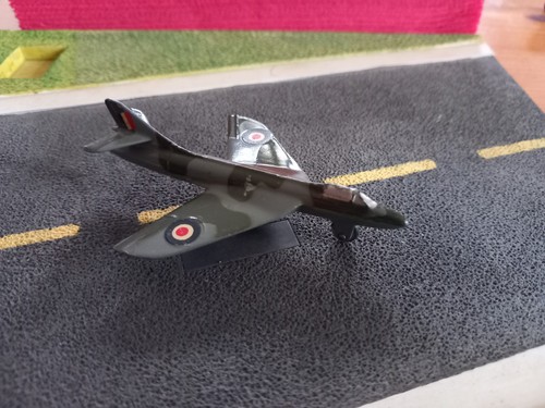 Dinky toys avion hawker hunter - hawker,