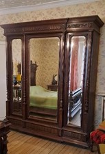 Grande armoire ancienne - trois portes miroir