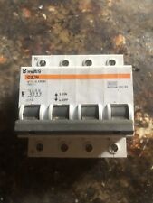 1 disjoncteur  3 Phases Et 1neutre  Merlin Gerin  C32N   20 Ampères.