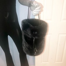 Do Everyrhing In Love Faux Fur