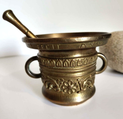 Ancien mortier bronze avec - mortier, en