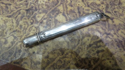 Ancien porte aiguilles - porte,