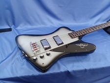 Guitare basse électrique