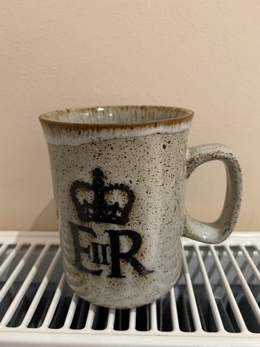 The queens silver jubilee cup - silver,