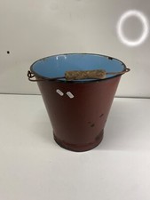 Ancien seau en tôle