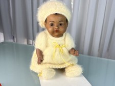 Ancienne poupée de collection porcelaine 33 cm état voir photo