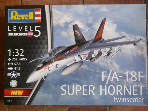 Maquette avion revell ref - 1/32,