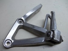 platine repose pied arrière gauche de yamaha 600 fazer an 1999