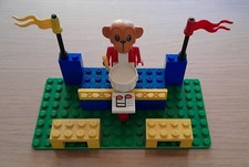 JOLI SET LEGO FABULAND VINTAGE AVEC 1 PERSONNAGE (LE SINGE) + PLAQUE DE BASE