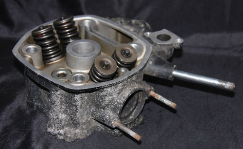 Culasse droite 12200me2000 - droite,