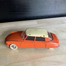 Dinky Toys-Meccano-Citroen DS