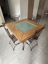 Table carrée avec rallonges et chaises