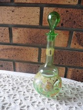 ANCIENNE CARAFE A LIQUEUR VERTE EMAILLEE AVEC BOUCHON H 24 CM