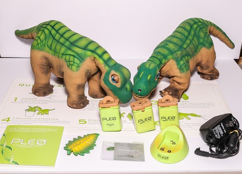 Pleo ugobe life - pleo,