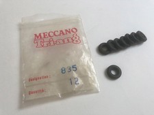 8 pneus neufs Meccano -