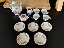 service à café porcelaine fine, décor floral doré