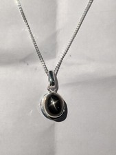 Pendentif saphir étoile noire