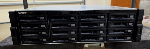 Qnap bay nas ec1679u - bay,