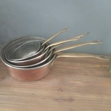 Rare Série de 5 casseroles en cuivre étamé signée LE ROYAL a nettoyer