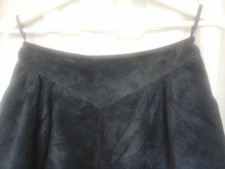 Jolie jupe évasée longue 100% cuir- bleu marine T42/44